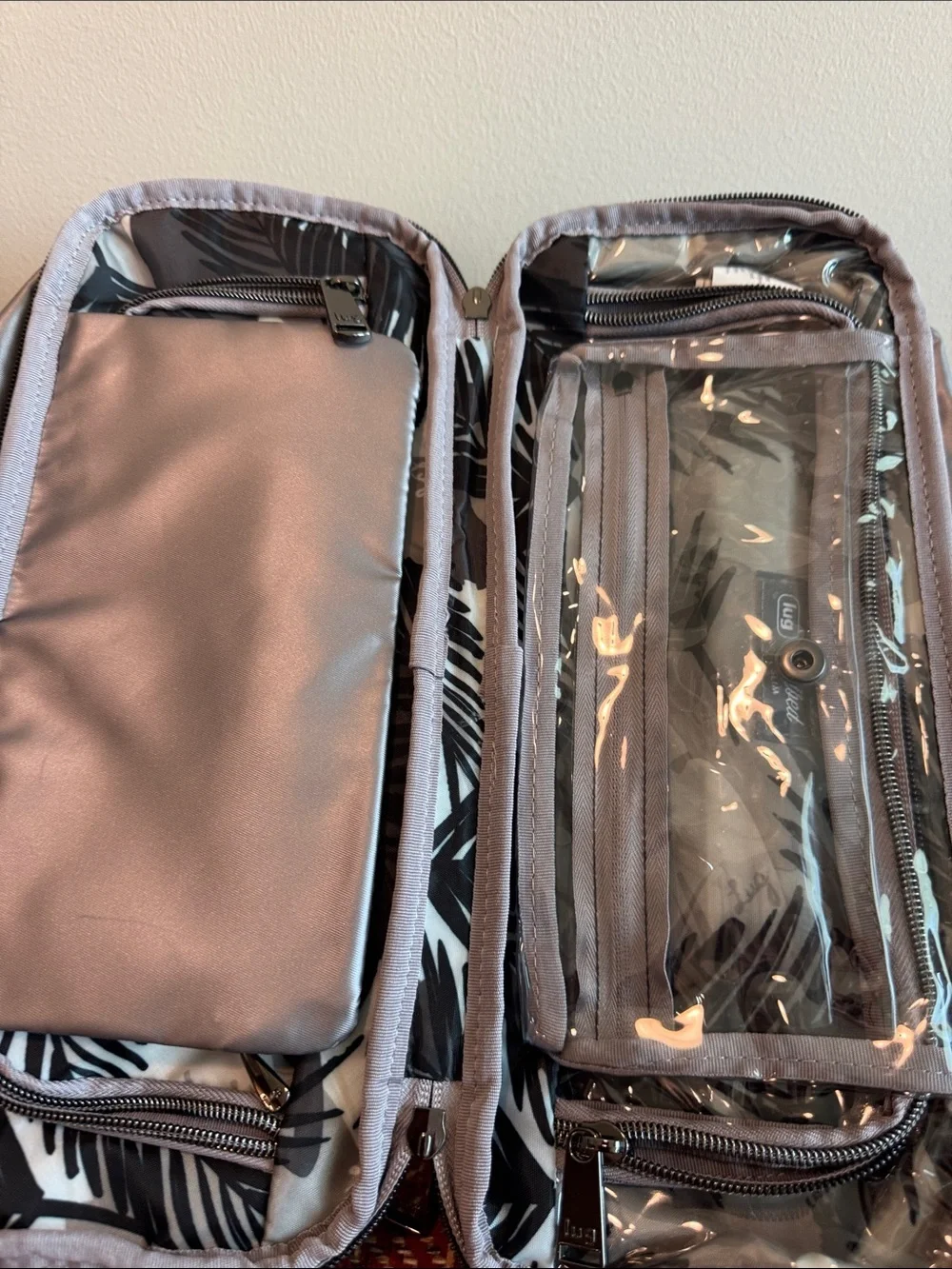 LUG Metallic Pearl Flatbed Slim Quilted Cosmetic carry case